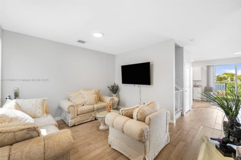 Townhouse in Homestead, Florida 3 bedrooms, 120.96 sq.m. № 1888739 - photo 4