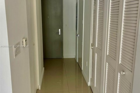 Copropriété à louer à Miami, Floride: 1 chambre, 70.51 m2 № 2167908 - photo 18