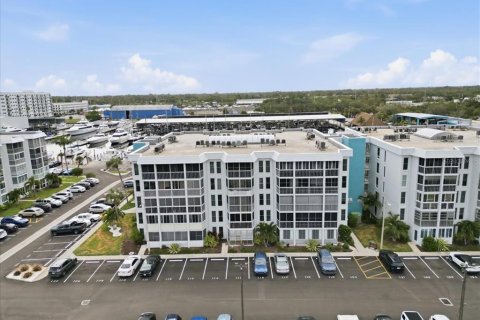 Condo à Saint Petersburg, Floride, 3 chambres  № 2424137