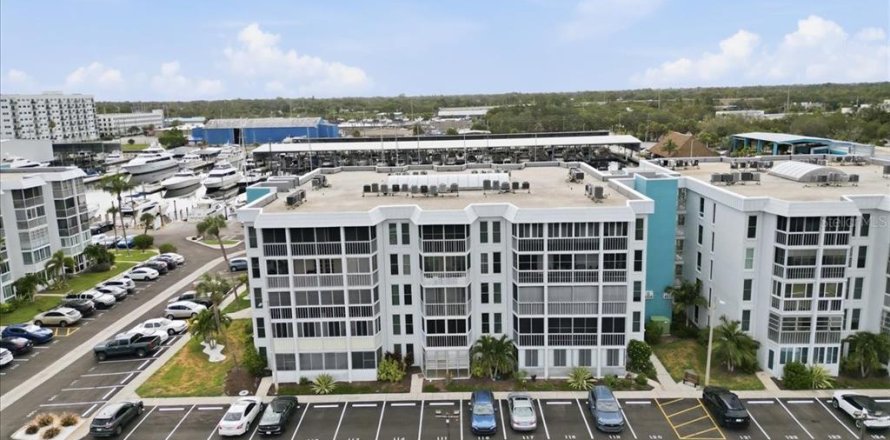 Condo à Saint Petersburg, Floride, 3 chambres № 2424137