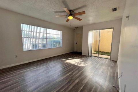 Touwnhouse à louer à Orlando, Floride: 2 chambres, 82.59 m2 № 2106466 - photo 3