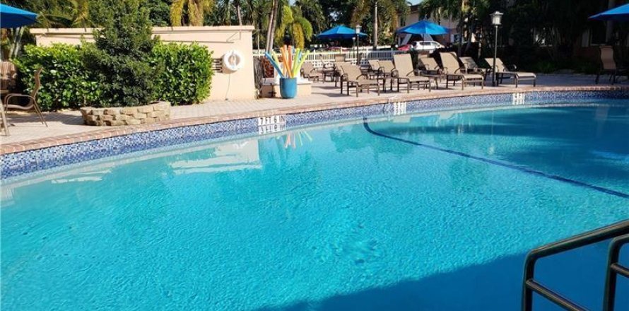 Condo in Oakland Park, Florida, 1 bedroom  № 882396