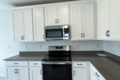 House in Port Charlotte, Florida 4 bedrooms, 198.25 sq.m. № 1803003 - photo 5