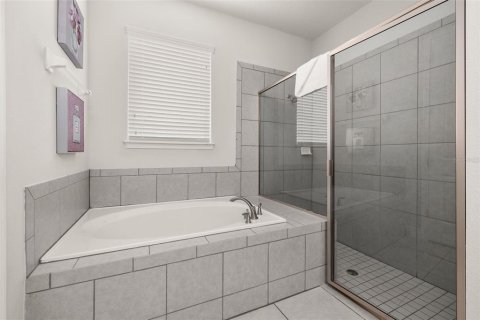House in Kissimmee, Florida 8 bedrooms, 335.28 sq.m. № 1678232 - photo 25