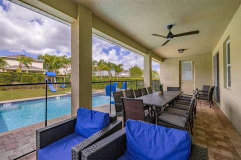 House in Kissimmee, Florida 8 bedrooms, 335.28 sq.m. № 1678232 - photo 8