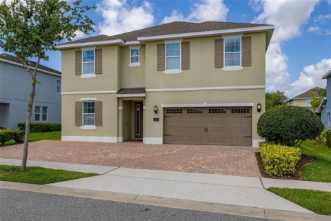 House in Kissimmee, Florida 8 bedrooms, 335.28 sq.m. № 1678232 - photo 1