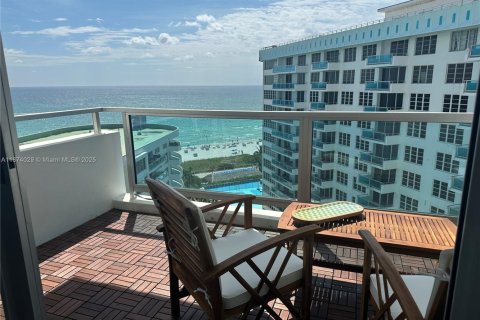 Condo in Miami Beach, Florida, 2 bedrooms  № 2016283