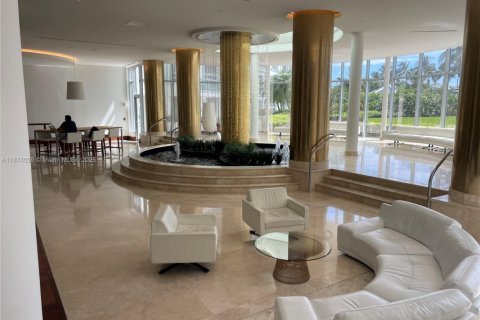 Condo in Miami Beach, Florida, 2 bedrooms  № 2016283 - photo 14