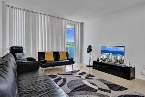 Copropriété à vendre à Hollywood, Floride: 1 chambre, 83.8 m2 № 2184373 - photo 2