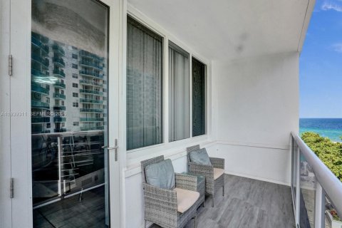 Copropriété à vendre à Hollywood, Floride: 1 chambre, 83.8 m2 № 2184373 - photo 23