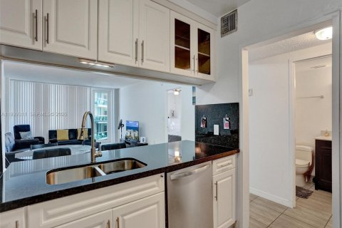 Copropriété à vendre à Hollywood, Floride: 1 chambre, 83.8 m2 № 2184373 - photo 19