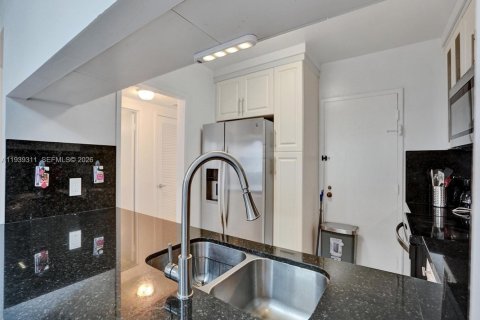 Copropriété à vendre à Hollywood, Floride: 1 chambre, 83.8 m2 № 2184373 - photo 9