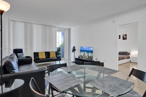 Copropriété à vendre à Hollywood, Floride: 1 chambre, 83.8 m2 № 2184373 - photo 11