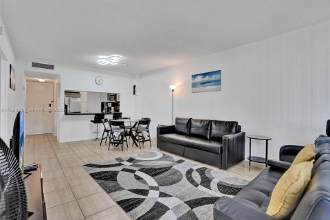 Copropriété à vendre à Hollywood, Floride: 1 chambre, 83.8 m2 № 2184373 - photo 13