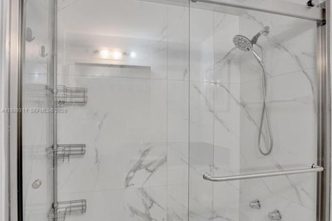 Copropriété à vendre à Hollywood, Floride: 1 chambre, 83.8 m2 № 2184373 - photo 21