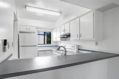 Снять в аренду кондоминиум в Винтер-Парк, Флорида 3 комнаты, 100.8м2, № 1798431 - фото 3