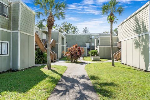 Снять в аренду кондоминиум в Винтер-Парк, Флорида 3 комнаты, 100.8м2, № 1798431 - фото 1