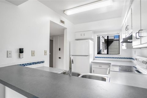 Снять в аренду кондоминиум в Винтер-Парк, Флорида 3 комнаты, 100.8м2, № 1798431 - фото 4