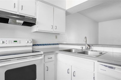 Снять в аренду кондоминиум в Винтер-Парк, Флорида 3 комнаты, 100.8м2, № 1798431 - фото 5