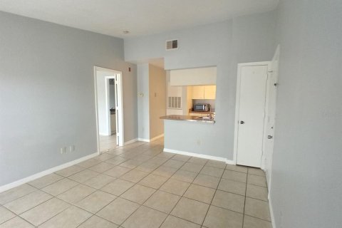 Condo in Orlando, Florida, 1 bedroom  № 1910427 - photo 3