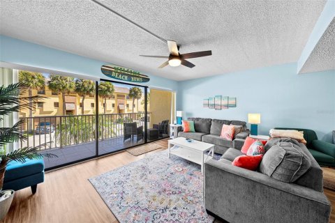 Condo in Indian Rocks Beach, Florida, 2 bedrooms  № 1907528 - photo 4
