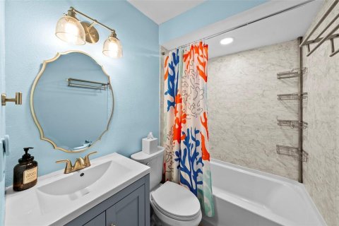 Condo in Indian Rocks Beach, Florida, 2 bedrooms  № 1907528 - photo 28