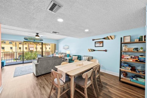 Condo in Indian Rocks Beach, Florida, 2 bedrooms  № 1907528 - photo 6
