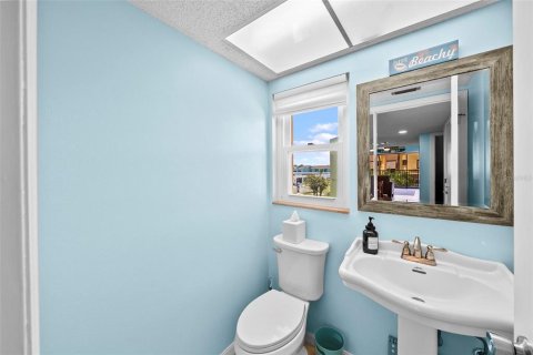 Condo in Indian Rocks Beach, Florida, 2 bedrooms  № 1907528 - photo 14