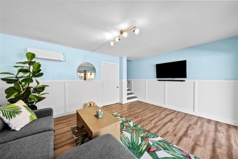 Condo in Indian Rocks Beach, Florida, 2 bedrooms  № 1907528 - photo 17