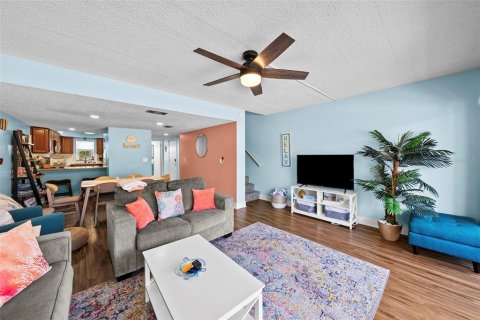 Condo in Indian Rocks Beach, Florida, 2 bedrooms  № 1907528 - photo 2