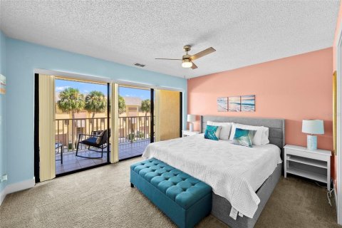 Condo in Indian Rocks Beach, Florida, 2 bedrooms  № 1907528 - photo 21