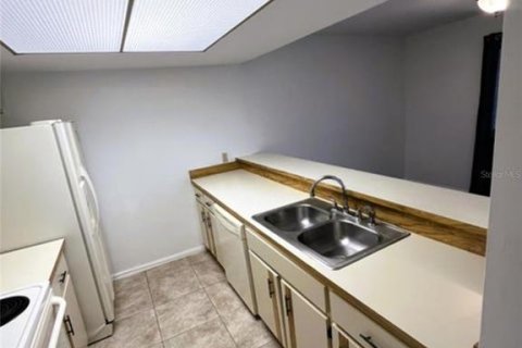 Condo in Titusville, Florida, 2 bedrooms  № 1245867 - photo 13