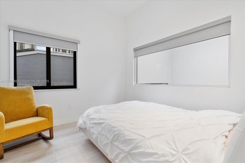 Townhouse in Sunny Isles Beach, Florida 4 bedrooms, 246.19 sq.m. № 1705417 - photo 15