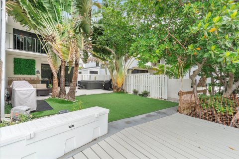 Townhouse in Sunny Isles Beach, Florida 4 bedrooms, 246.19 sq.m. № 1705417 - photo 22
