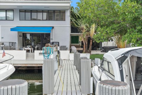 Townhouse in Sunny Isles Beach, Florida 4 bedrooms, 246.19 sq.m. № 1705417 - photo 4