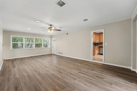 Villa ou maison à vendre à Lakeland, Floride: 3 chambres, 174.01 m2 № 2266727 - photo 5