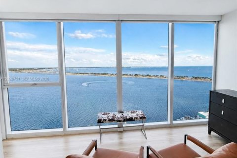 Apartamento en alquiler en Miami, Florida, 2 dormitorios, 127 m2 № 2077392 - foto 8