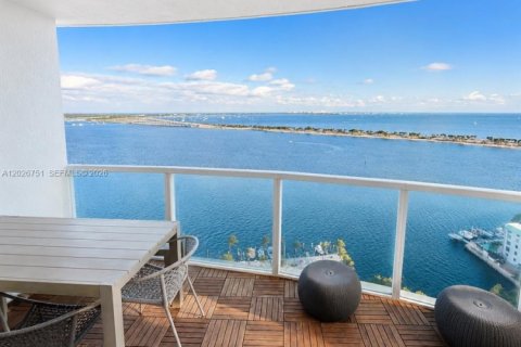 Apartamento en alquiler en Miami, Florida, 2 dormitorios, 127 m2 № 2077392 - foto 10
