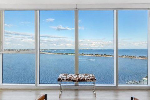 Apartamento en alquiler en Miami, Florida, 2 dormitorios, 127 m2 № 2077392 - foto 3