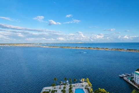 Apartamento en Miami, Florida 2 dormitorios, 127 m2 № 2077392