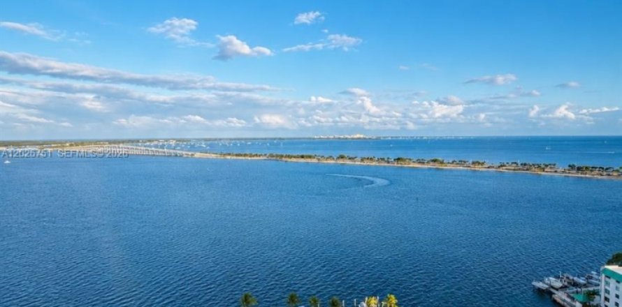 Apartamento en Miami, Florida 2 dormitorios, 127 m2 № 2077392