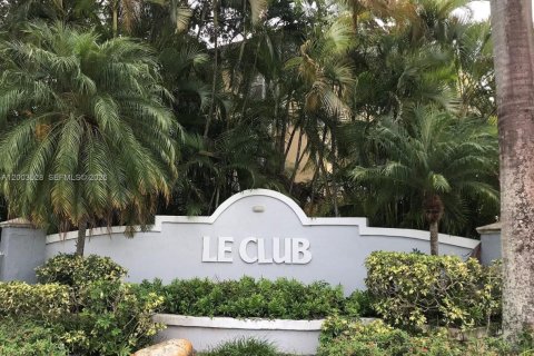 Condo in Cutler Bay, Florida, 1 bedroom  № 2069112