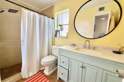 Condo in Hollywood, Florida, 1 bedroom № 2192442 - photo 15