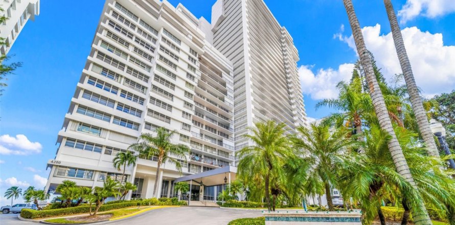 Condominio en Fort Lauderdale, Florida, 2 dormitorios № 945885