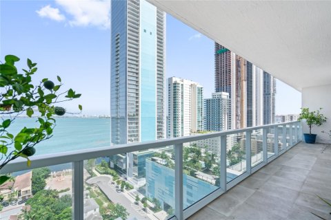 Condo in Miami, Florida, 3 bedrooms  № 1920490 - photo 21