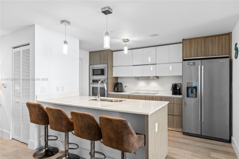Condo in Miami, Florida, 3 bedrooms  № 1920490 - photo 10
