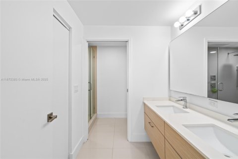Condo in Miami, Florida, 3 bedrooms  № 1920490 - photo 28