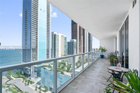 Condo in Miami, Florida, 3 bedrooms  № 1920490 - photo 22
