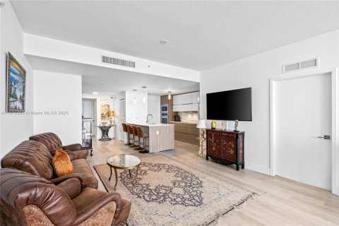 Condo in Miami, Florida, 3 bedrooms  № 1920490 - photo 9