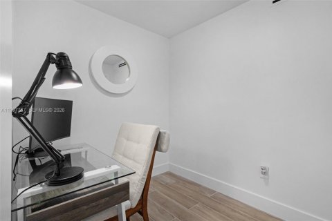 Condo in Miami Beach, Florida, 1 bedroom  № 2060801 - photo 24